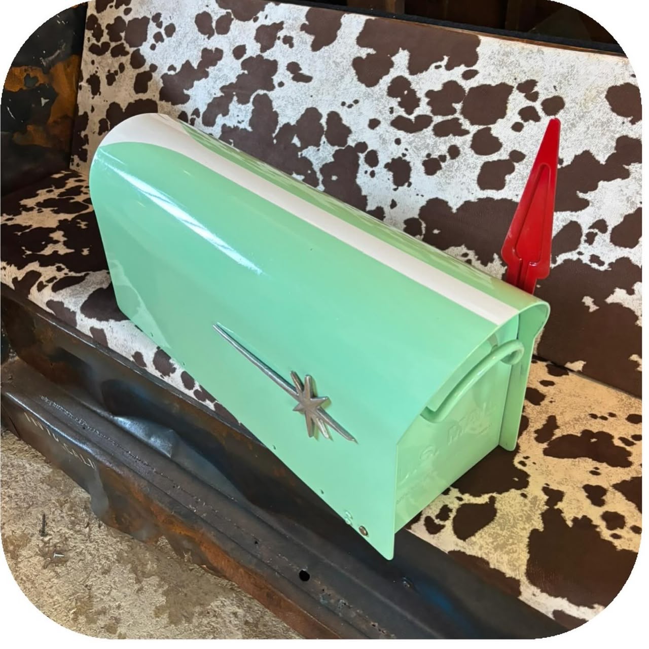 Mailboxes & Decor