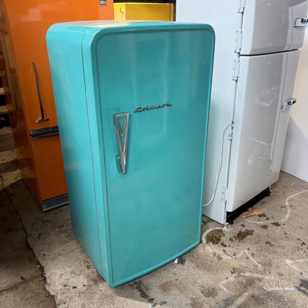 1950s Coldspot Refrigerator with V-Handle, Turquoise