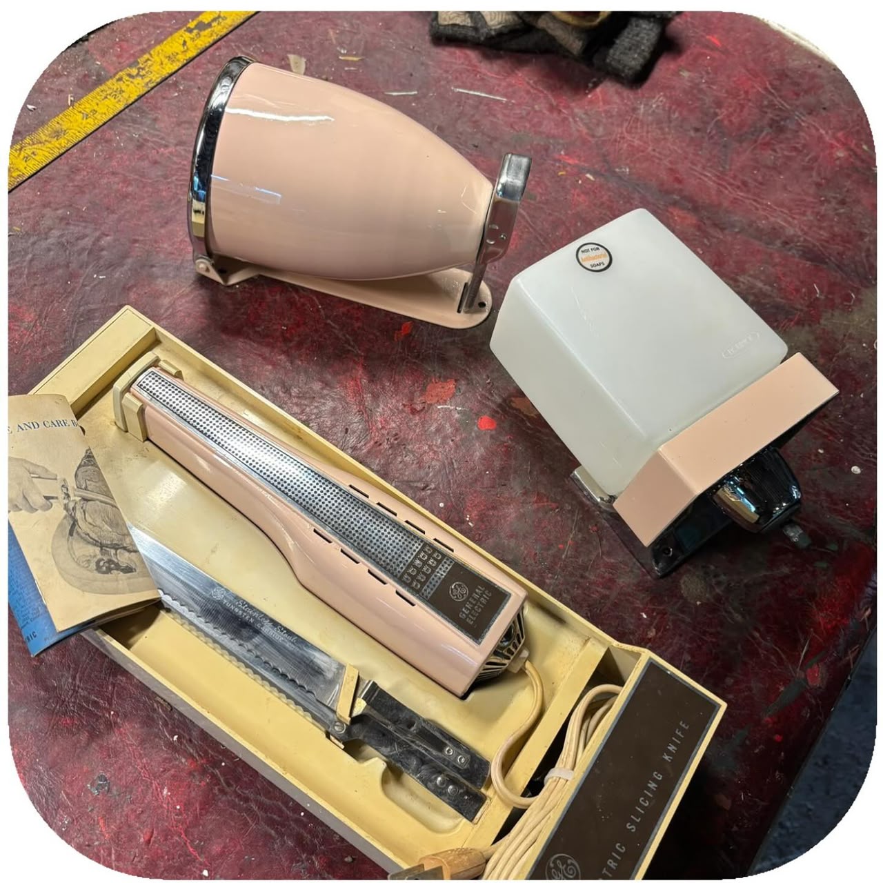 1960s GE Pink Electric Slicing Knife & Bathroom Accessory Set